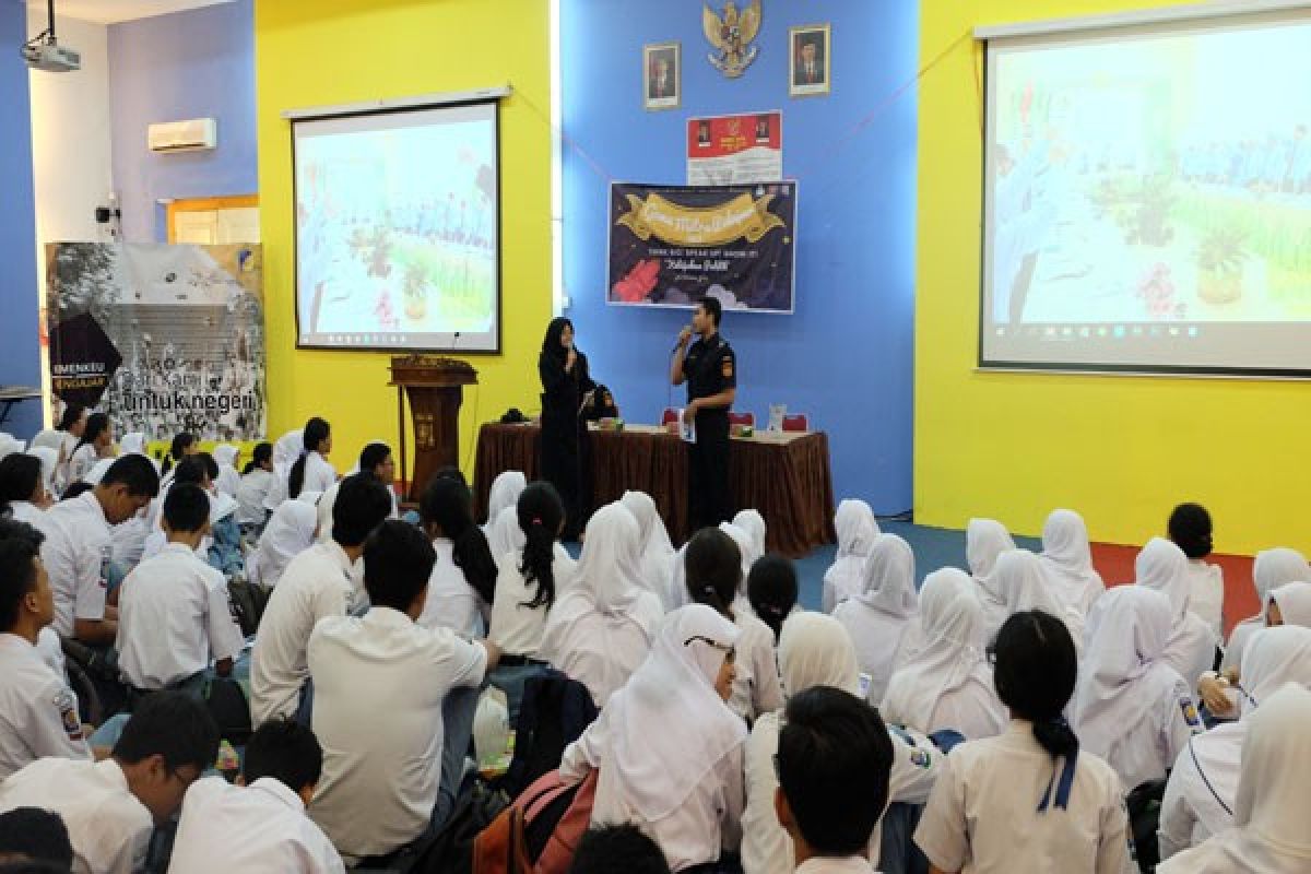 Kemenkeu Mengajar di SMAN 3 Semarang