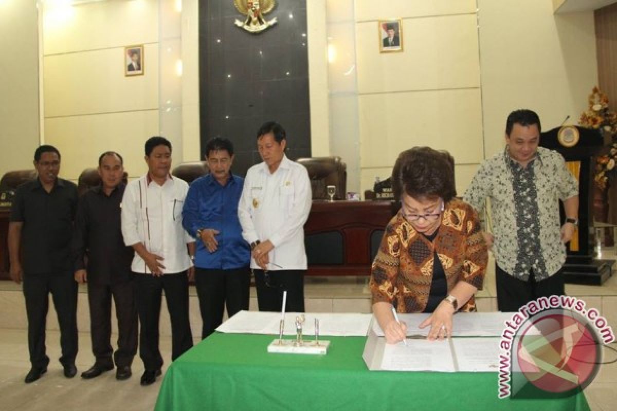 DPRD Manado Gelar Paripurna Penyampaian Dua Raperda 