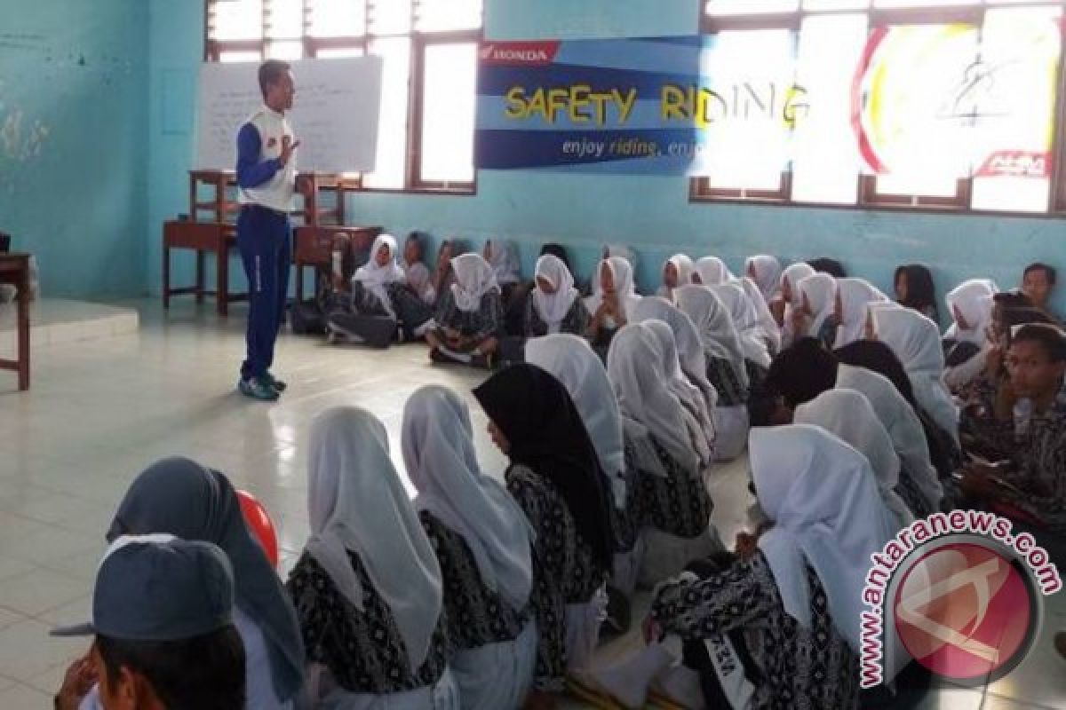 Anper Palu gelar Honda Safety Riding untuk siswa