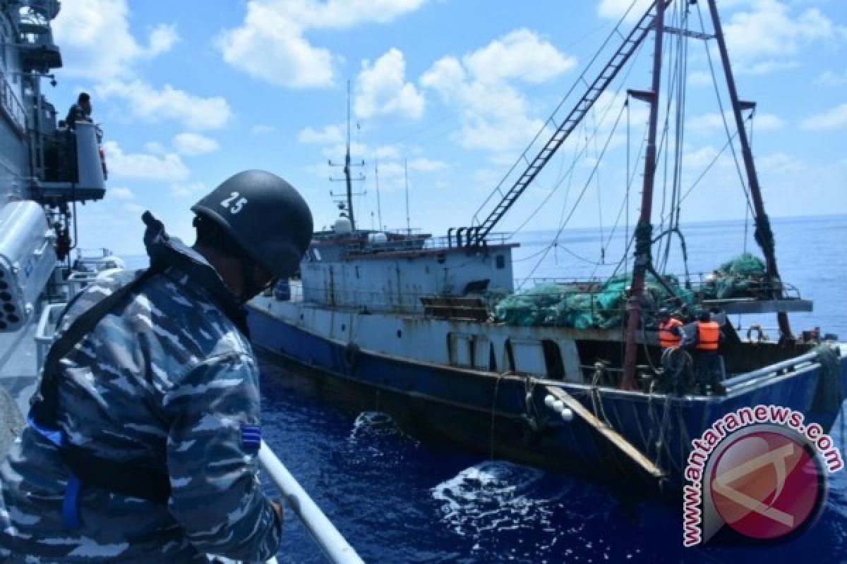 Kapal Asing Tangkap Ikan Di Pulau Sumba 