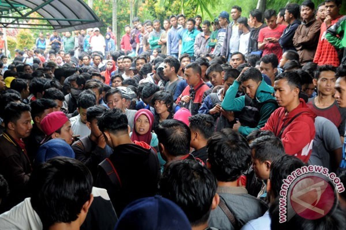 Piala AFF Indonesia Lawan Vietnam,   Tanpa Tiket Dilarang Masuk Areal Stadion Pakansari