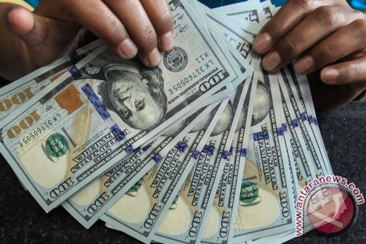 Dolar AS Menguat karena Kekhawatiran Badai Irma Berkurang