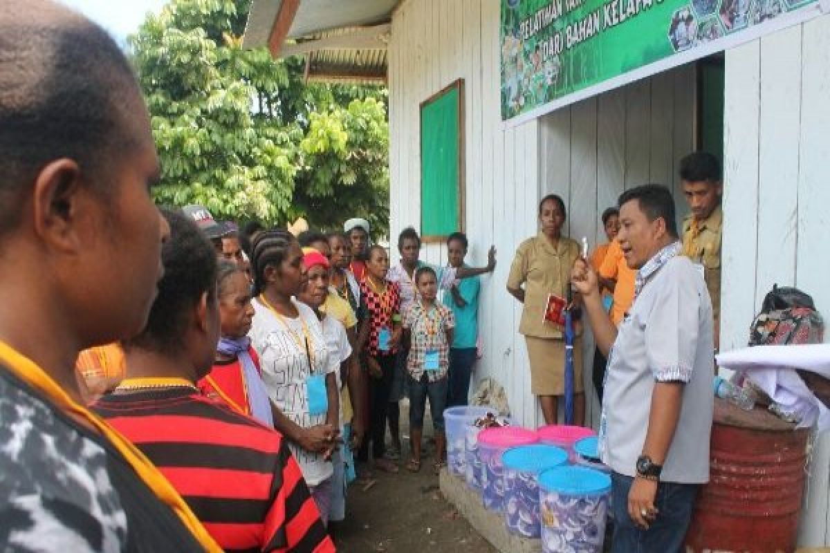 Disperindagkop Sarmi dorong masyarakat tingkatkan kualitas CCO