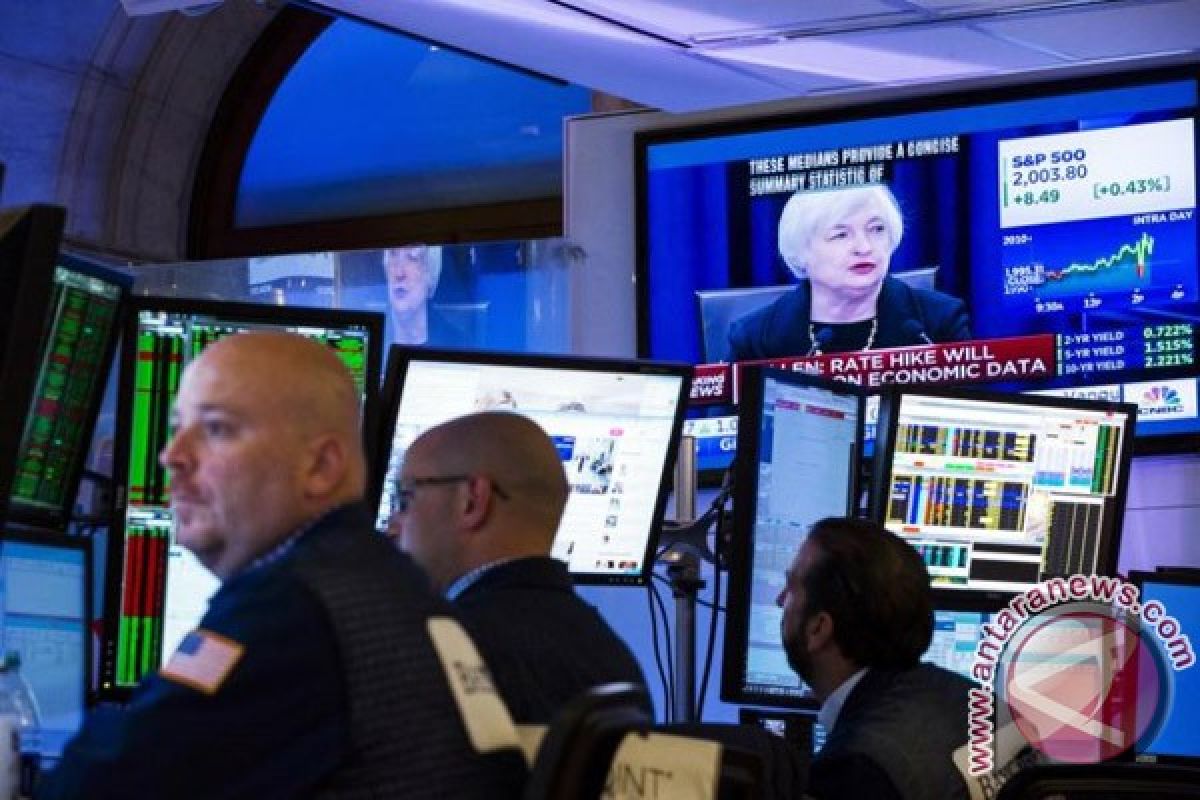 Wall Street terus menurun di tengah kekhawatiran geopolitik