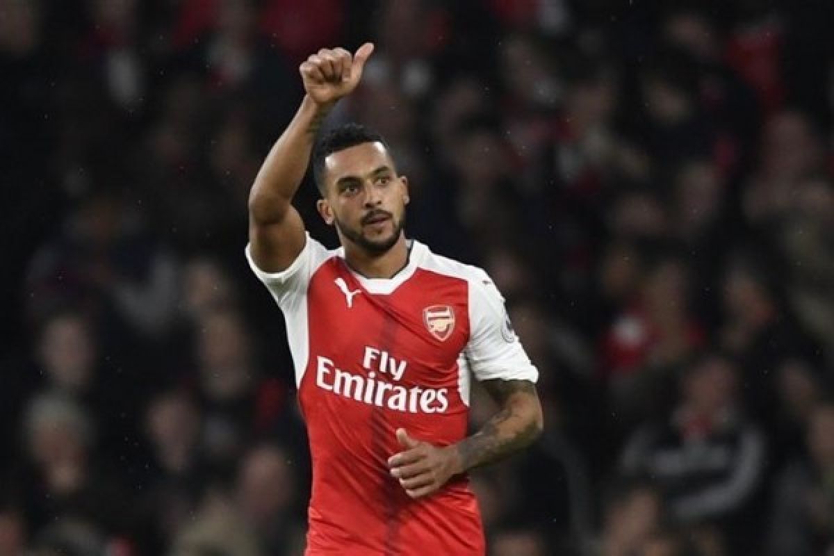 Jalani tes medis, Walcott segera bergabung ke Everton