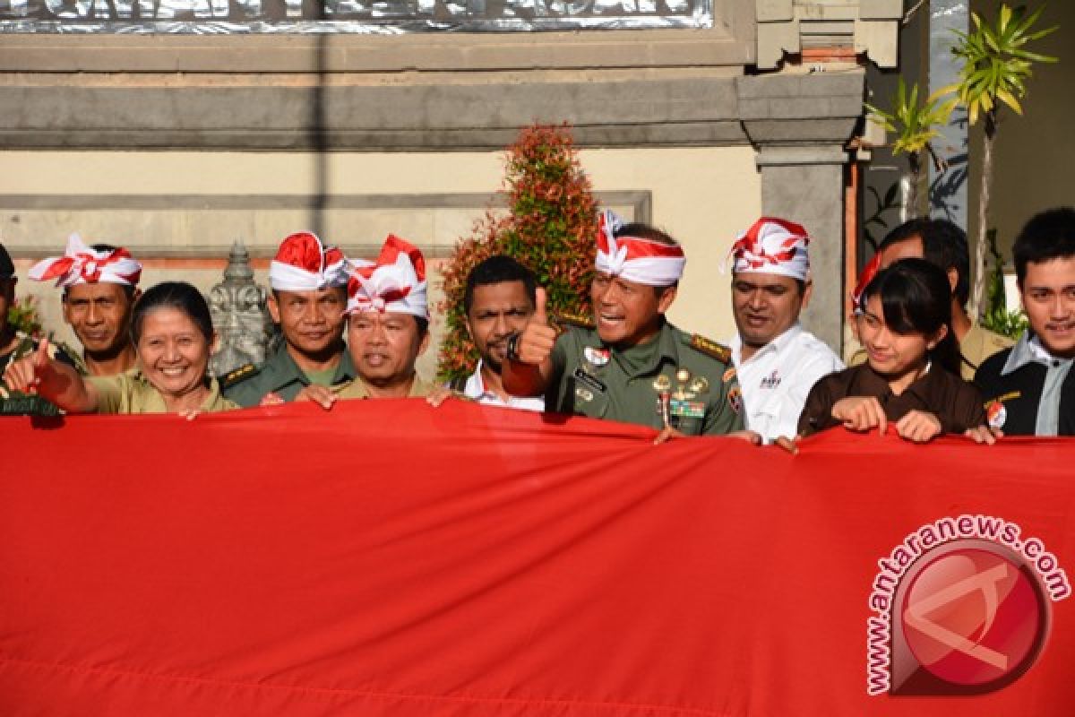 Kodam Udayana Gelar "Festival Lilin"