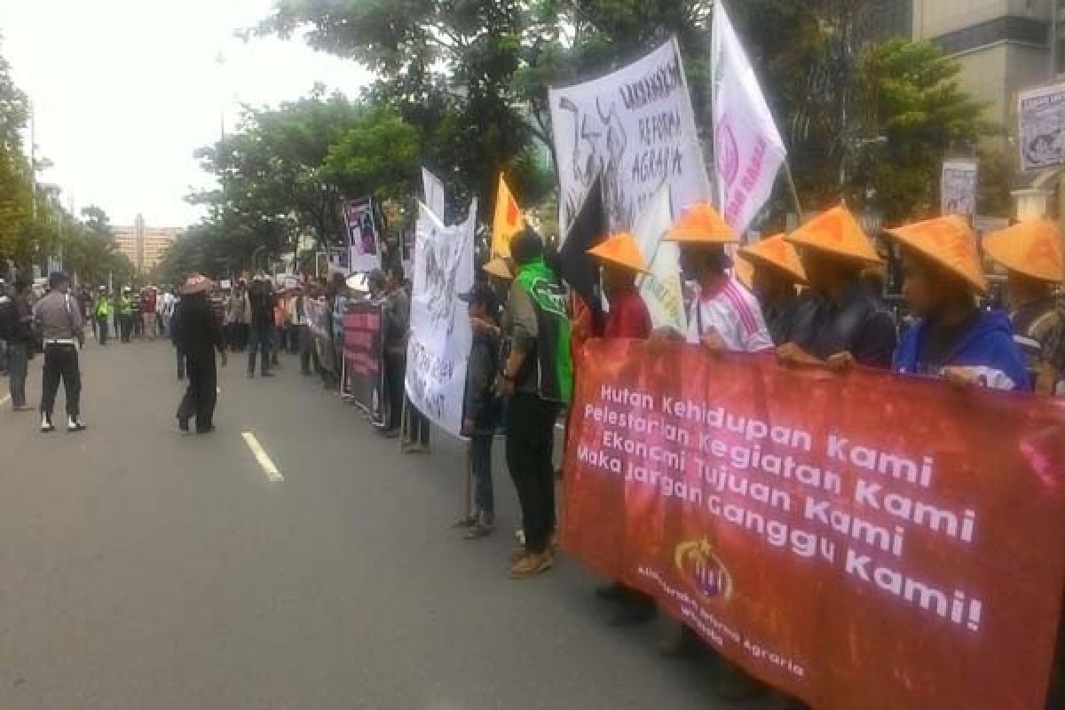 Ratusan Warga Jateng Tolak Perampasan Tanah untuk Infrastruktur