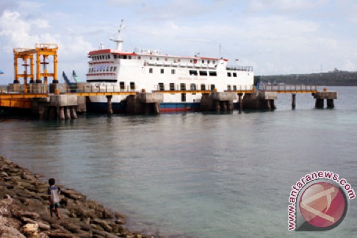 NTT ambil alih pengelolaan tiga pelabuhan penyeberangan