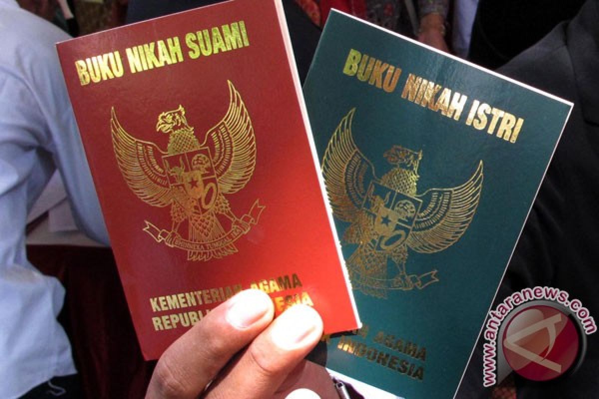 Tak bisa tunjukan buku nikah, tiga pasangan diamankan Satpol PP Agam