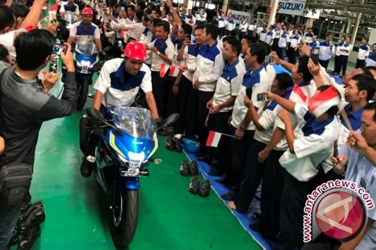 Sepeda Motor Suzuki Sport  GSX-R 150 Mulai Diproduksi