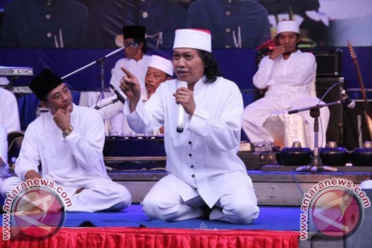 Cak Nun: Ada penyempitan makna ajaran IslamZeynita Gibbons