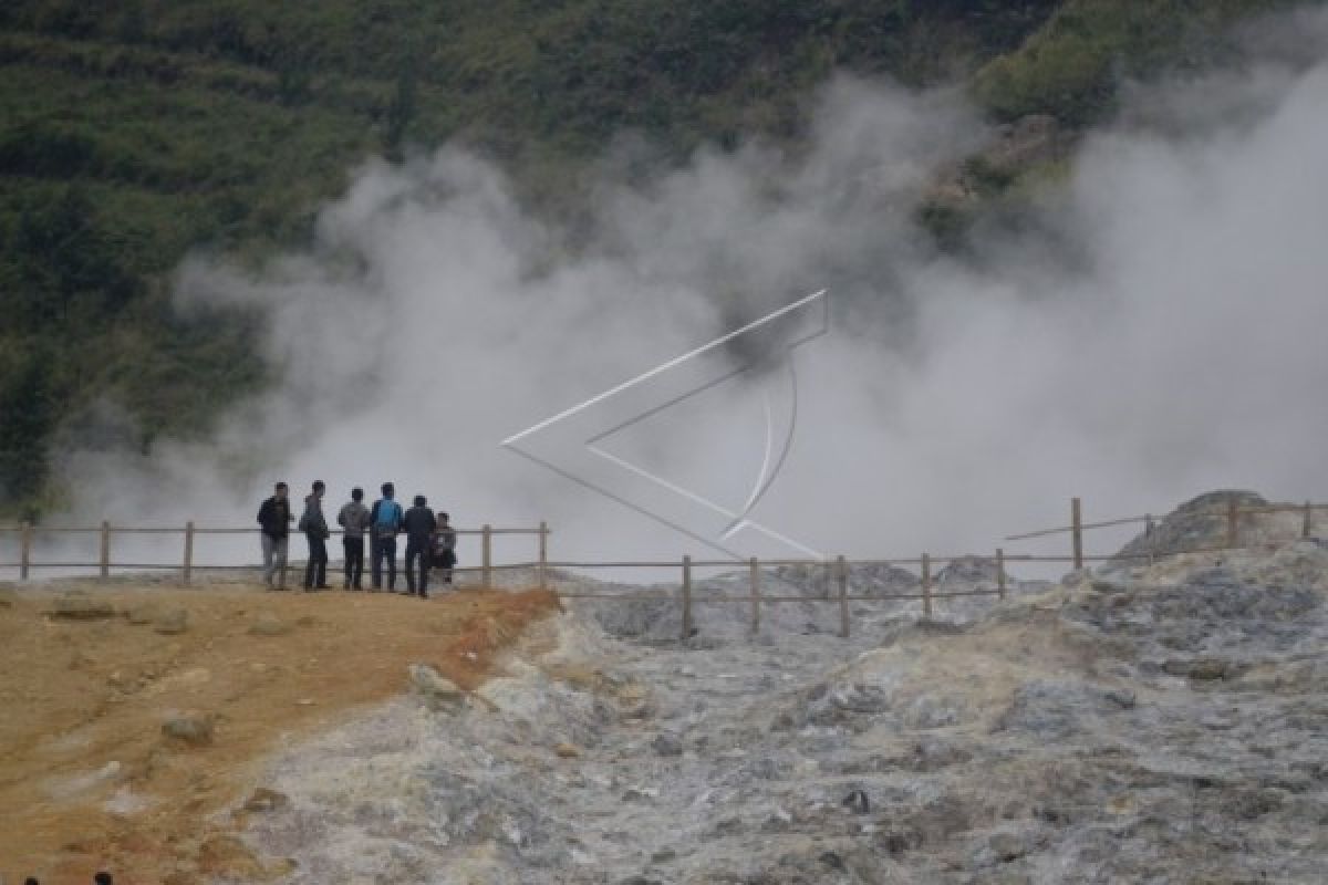 Pemandu Wisata Liar di Dieng Dirazia