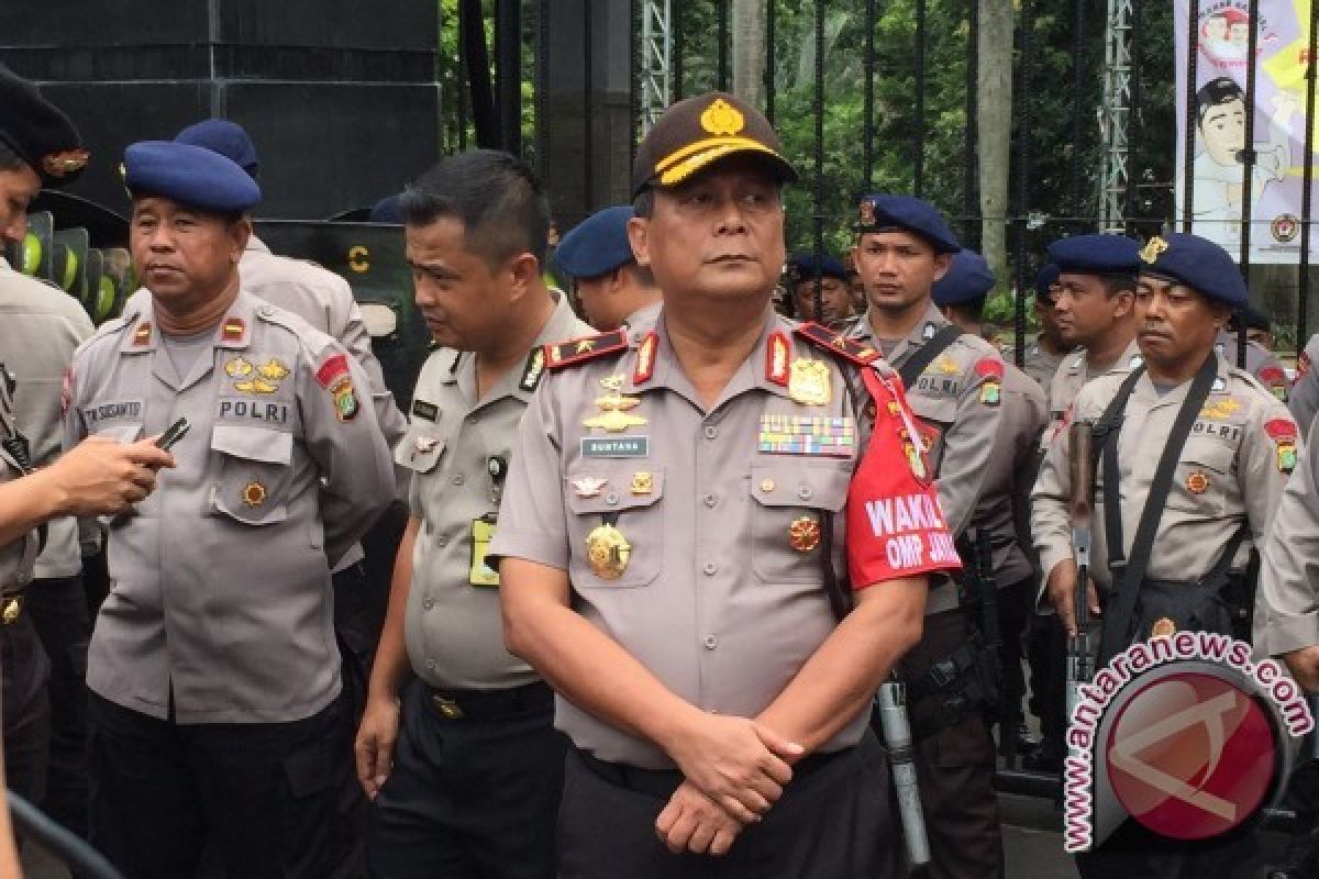 Waka Polda Turun Tangan Tenangkan Dua Kelompok Demonstran Sidang Ahok