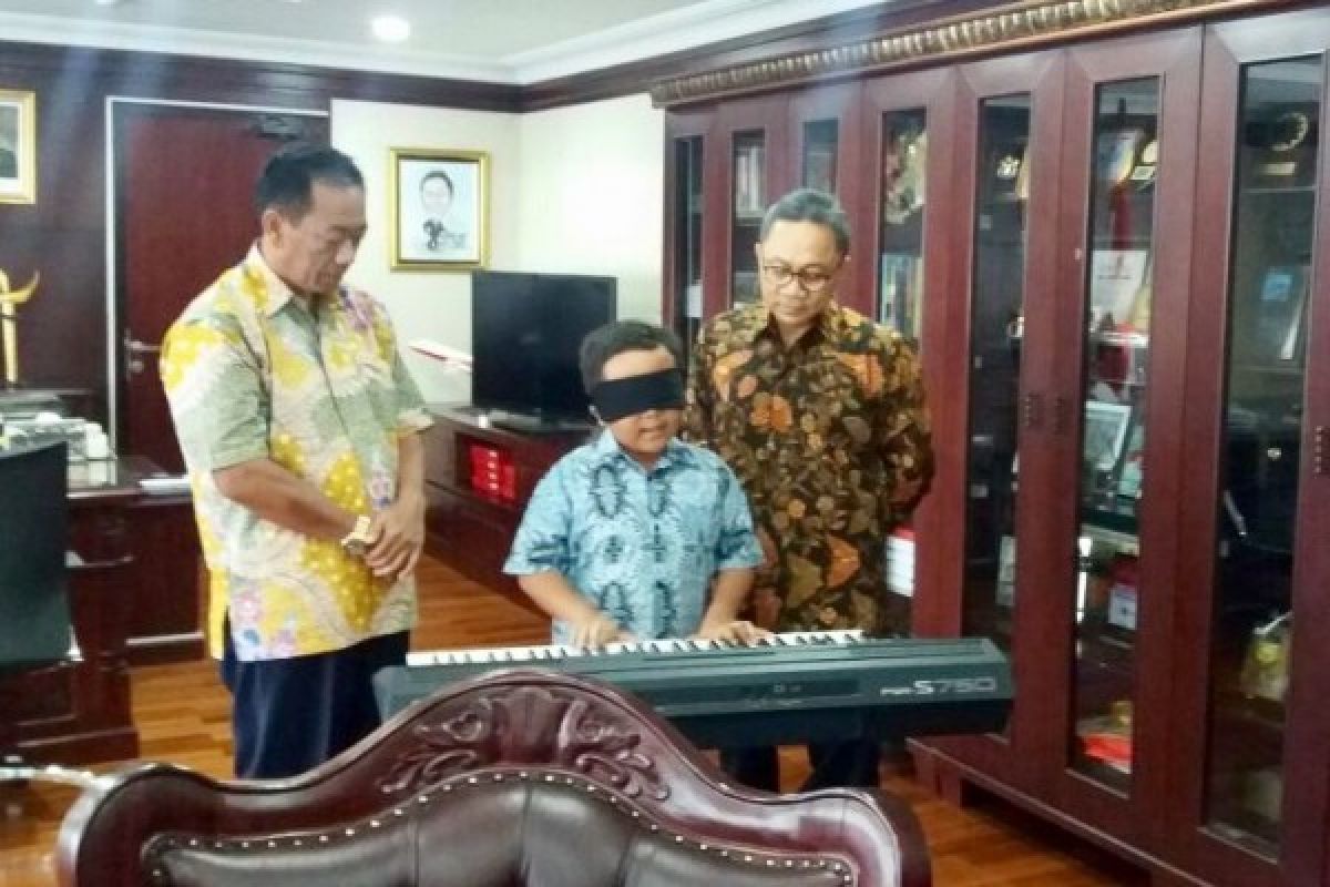 Pianis cilik bertalenta ini pukau Ketua MPR