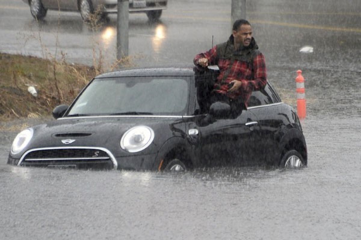 Banjir Landa California dan Nevada Akibatkan Ribuan Orang Dievakuasi