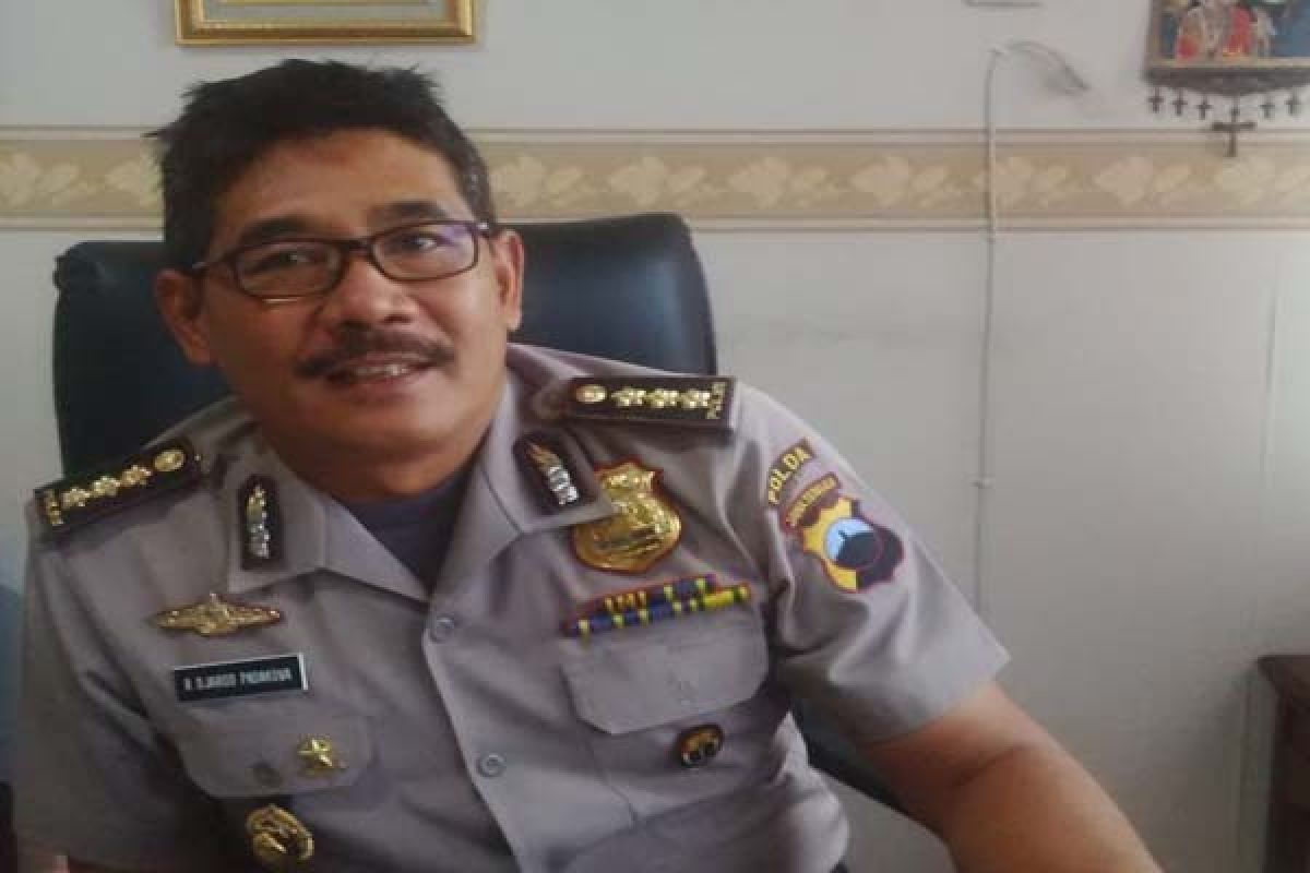 Brimob Amankan Pria Mencurigakan di Depan Mapolda Jateng