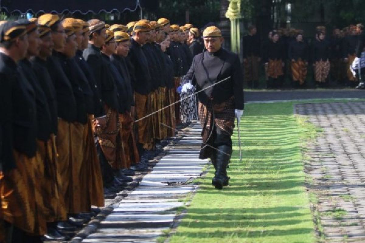 PNS Purbalingga Wajib Kenakan Beskap-Kebaya