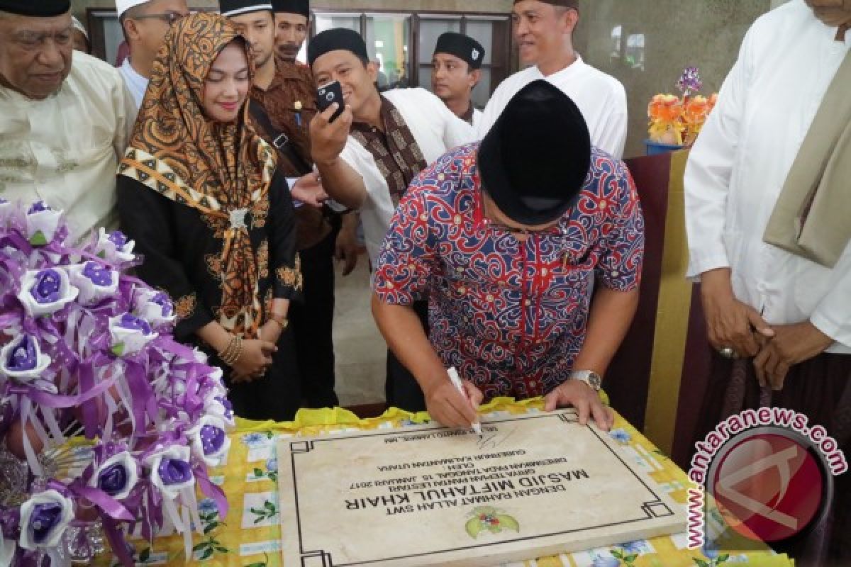 Gubernur Ajak Selalu Berpikir Positif--Resmikan Masjid Miftahul Khair Griya Tepian Pantai Lestari di Nunukan