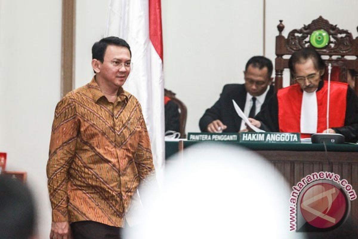 Pengacara Ahok Curigai Rekayasa Politik dalam Persidangan