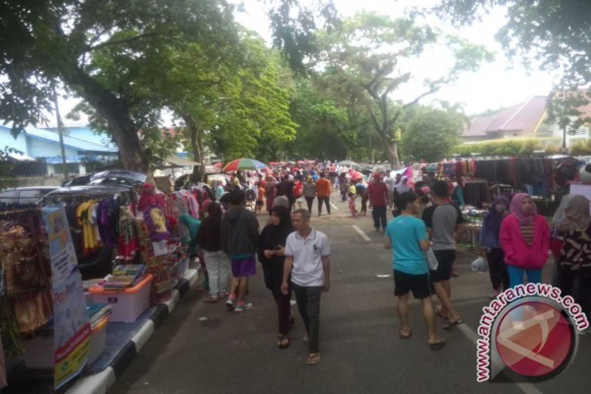 Pasar dadakan Kambang Iwak jadi tujuan pengunjung