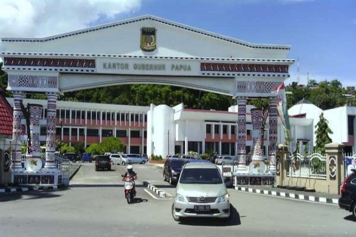 KPK geledah kantor Gubernur Papua 