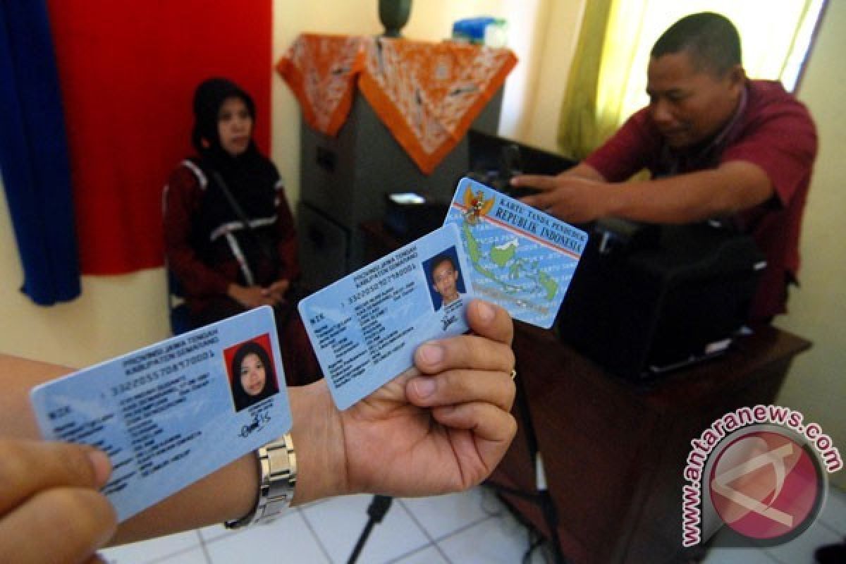 Ketua KPU Perintahkan KPPS untuk Memfoto KTP Pemilih Bila Dicurigai Ganda