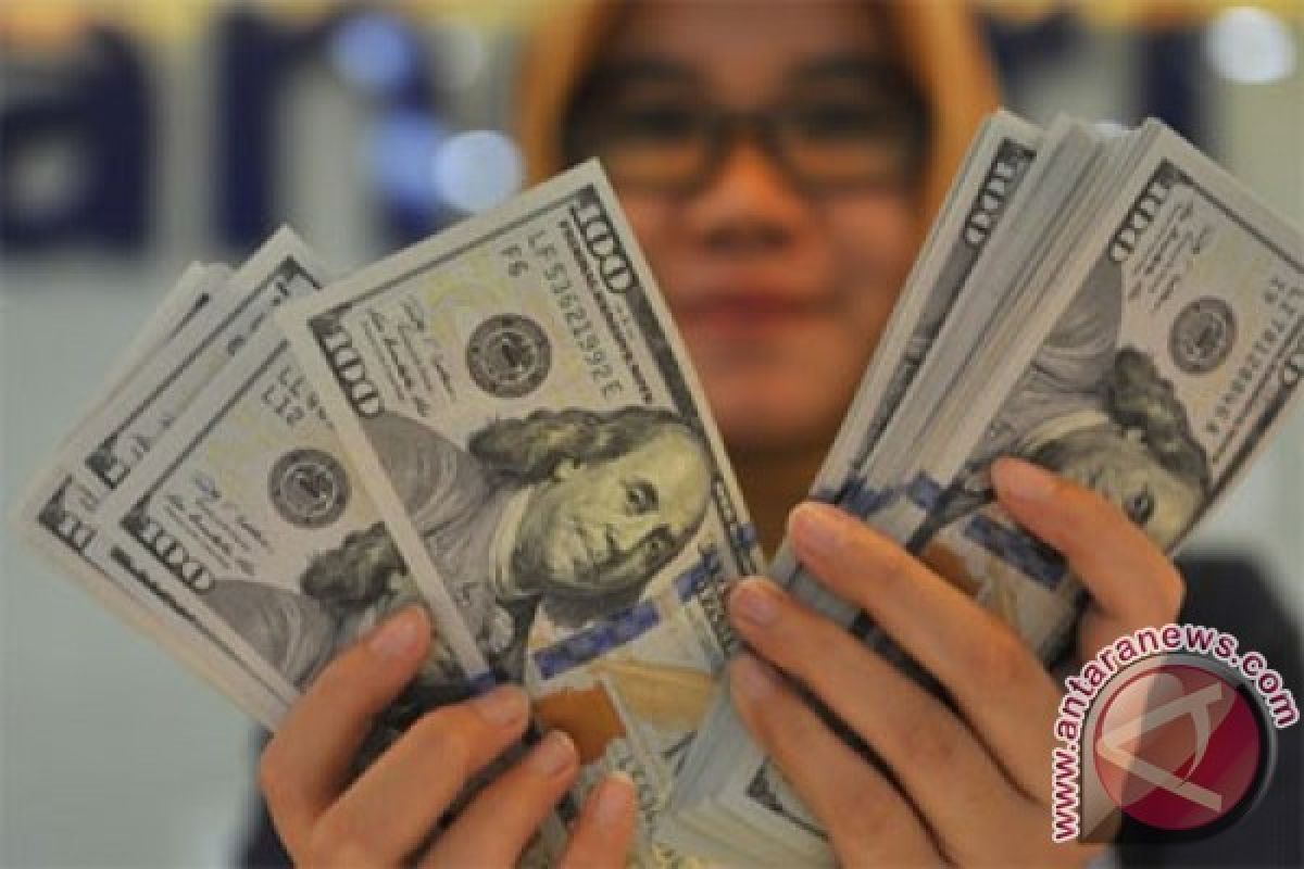 Menguat 27 Poin,  Rupiah Menjadi Rp13.304 per Dolar AS