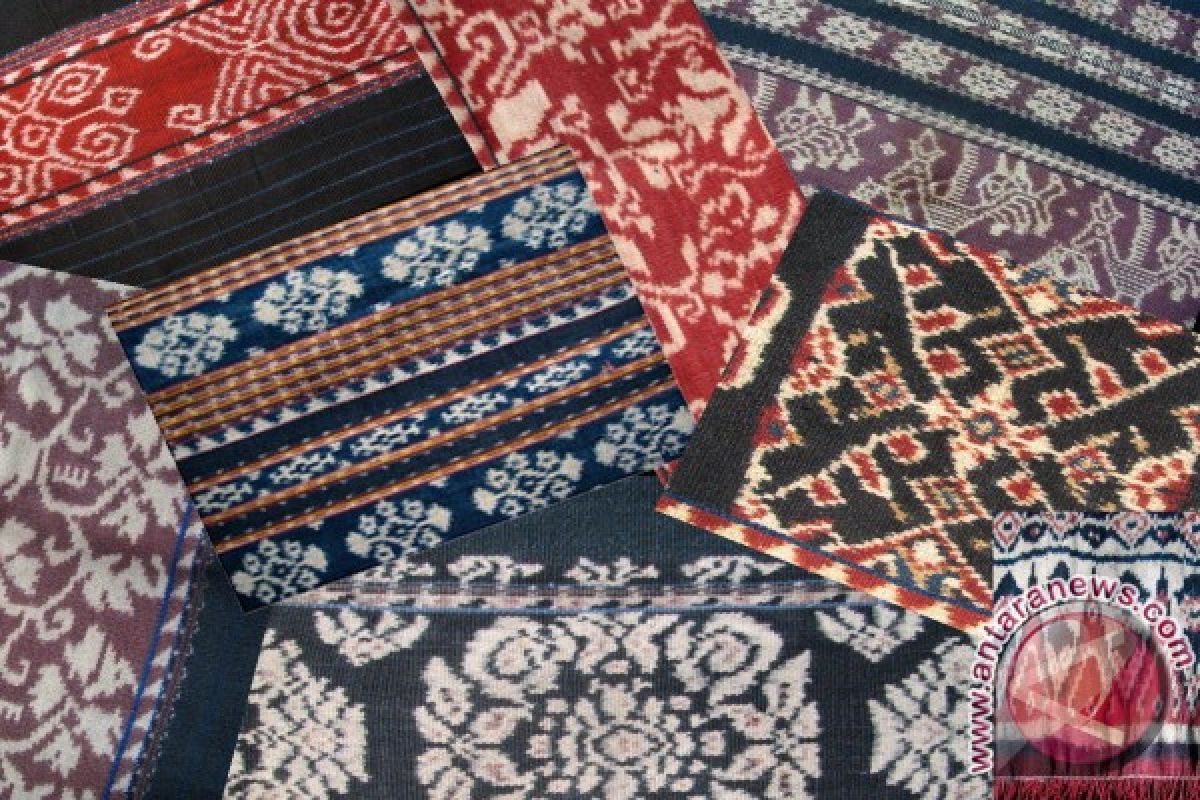 Pasar Pengrajin Tenun Ikat