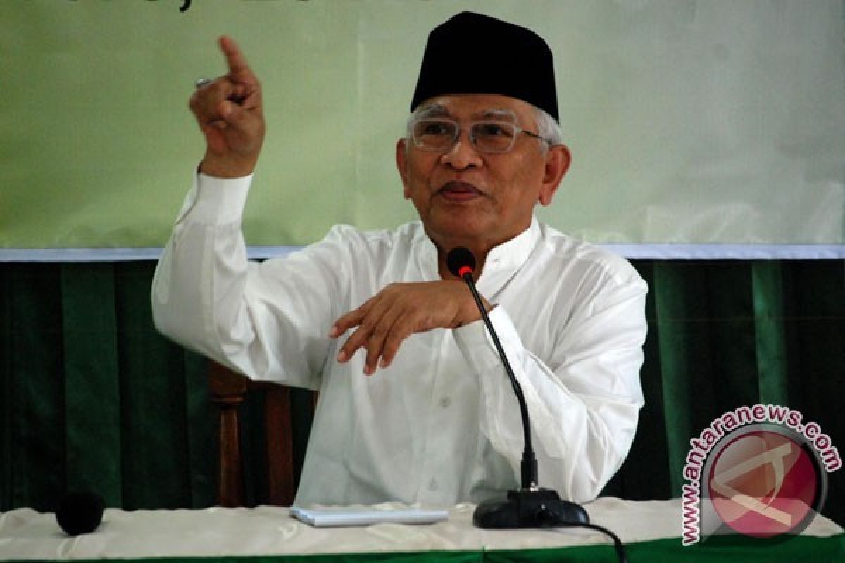 Gus Mus: gubernur tidak hanya urusi pesantren