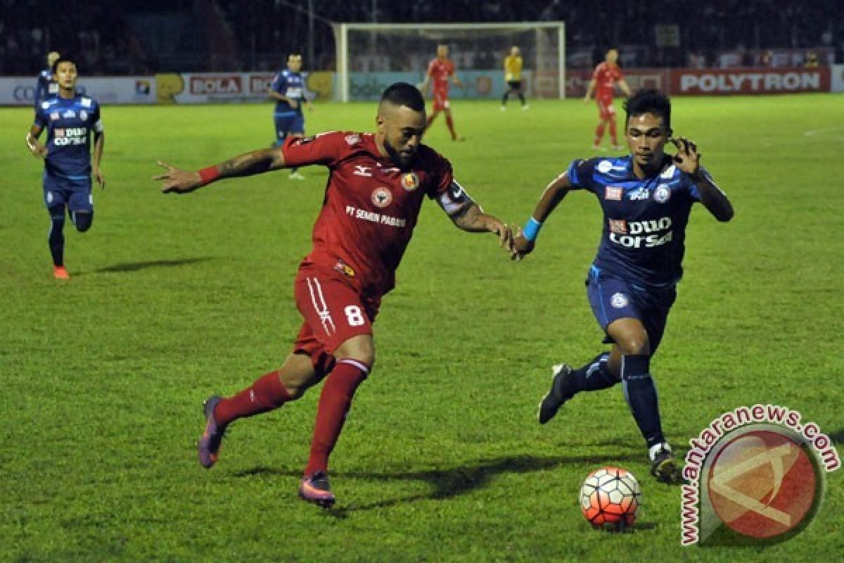 Tekuk Semen Padang 5-2, Arema FC Melaju ke Final Hadapi Pusamania Borneo FC