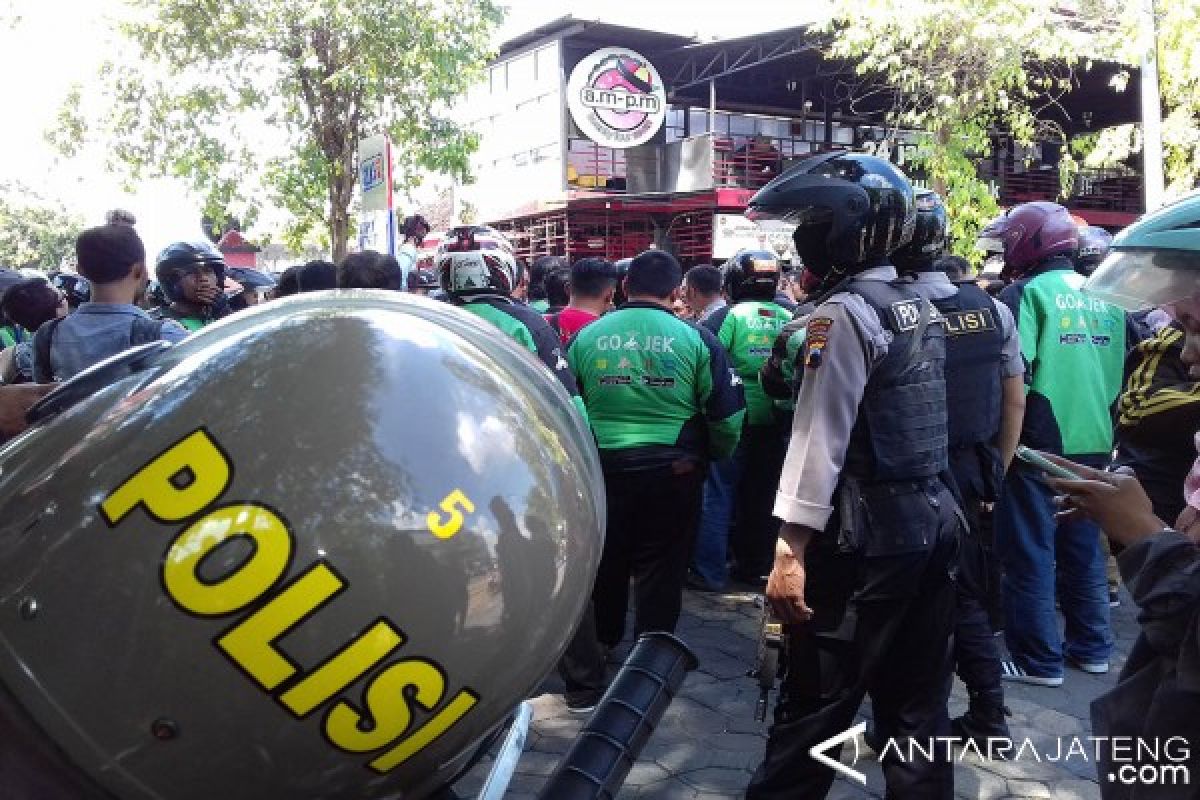 Perlunya Persyaratan yang Sama Bagi Angkutan Umum