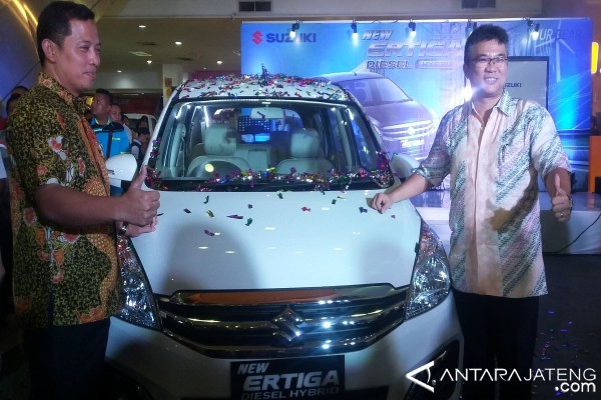 Suzuki Luncurkan MPV Bermesin "Smart" Diesel