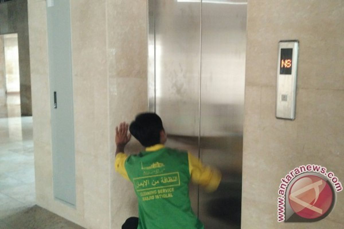 Polisi Selidiki Penyebab Jatuhnya Lift di Blok M Square