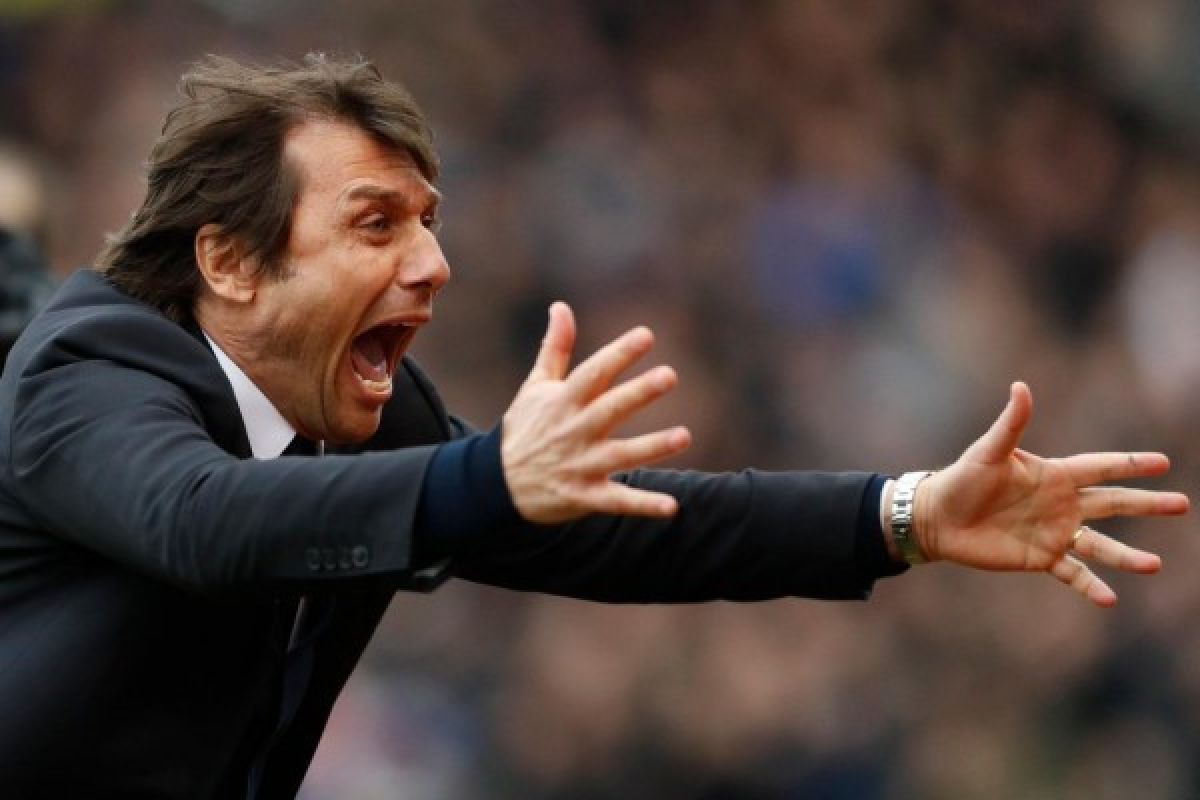 Chelsea resmi pecat Antonio Conte