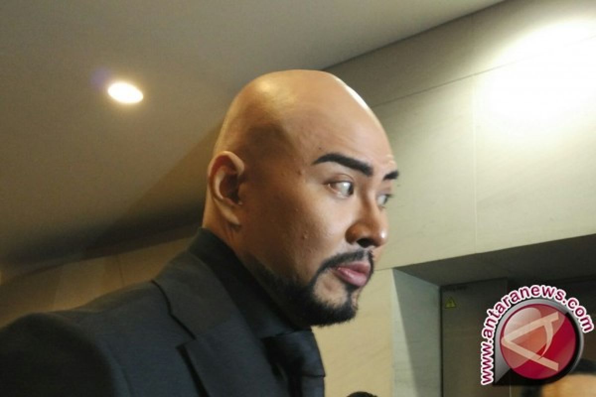 Mengharukan, Deddy Corbuzier resmi masuk Islam