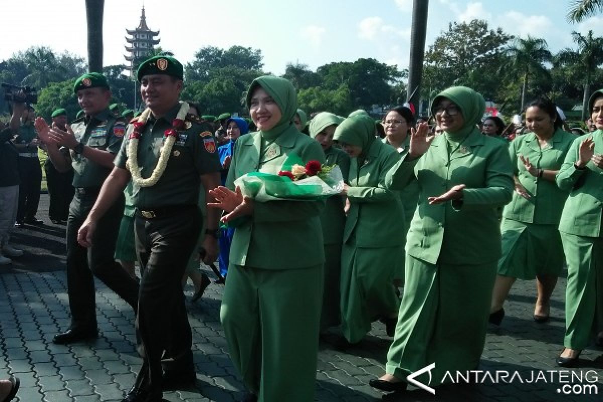 Mayjen Tatang Sulaiman Disambut Warga Kodam Diponegoro