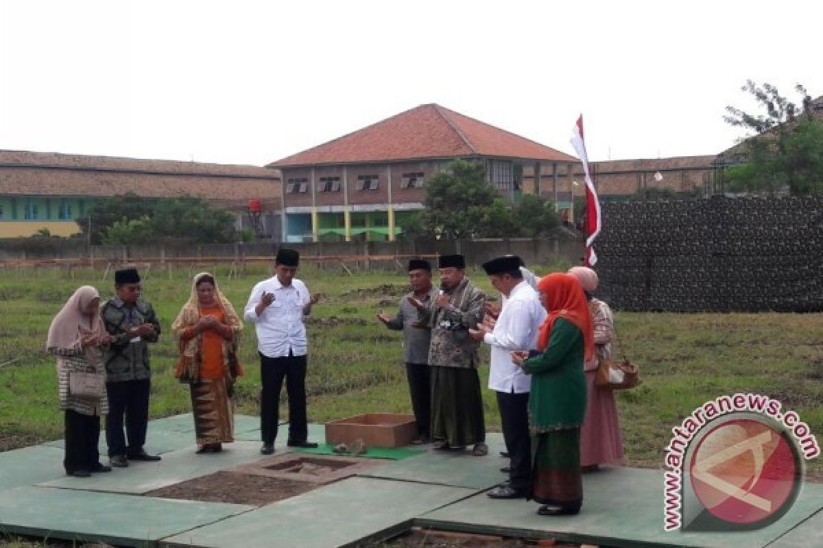 Presiden Hadiri Haul Pondok Buntet Pesantren