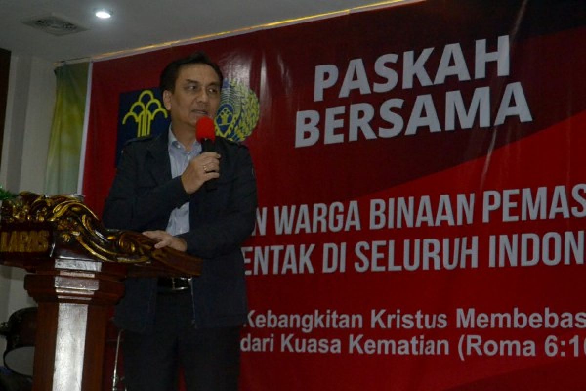 MARGA SIMBOLON RAYAKAN PASKAH DI LP KEDUNGPANE