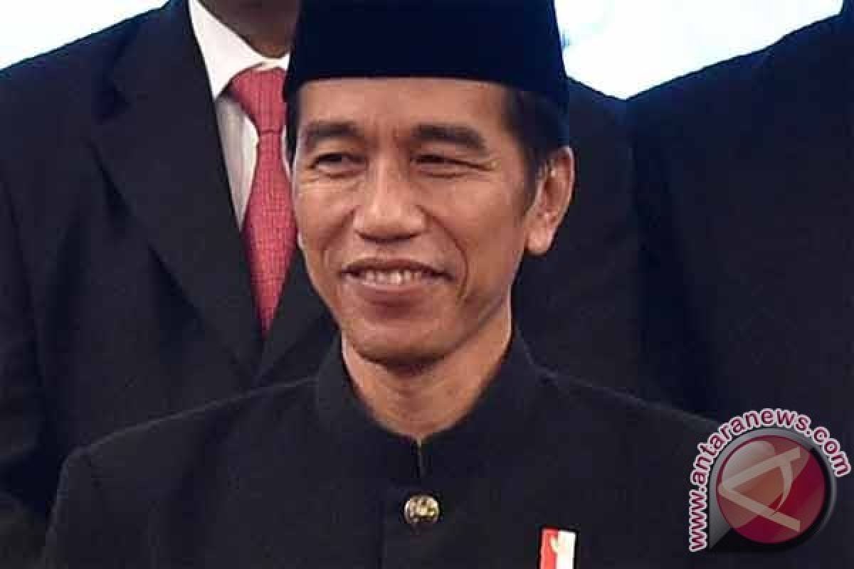 Kenakan sarung, Jokowi Peringati Isra Miraj di Purwakarta