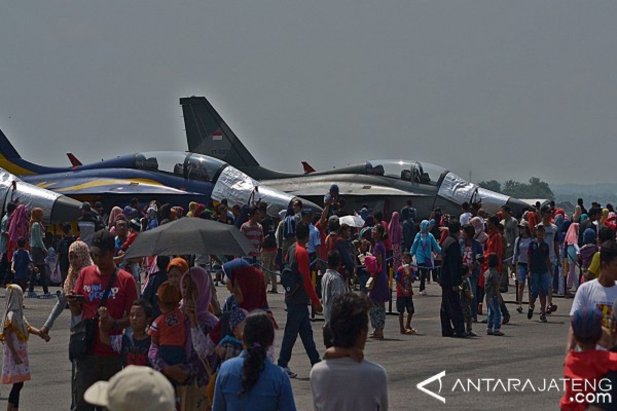 Pameran Dirgantara Lanud Adi Soemarmo Diserbu Warga