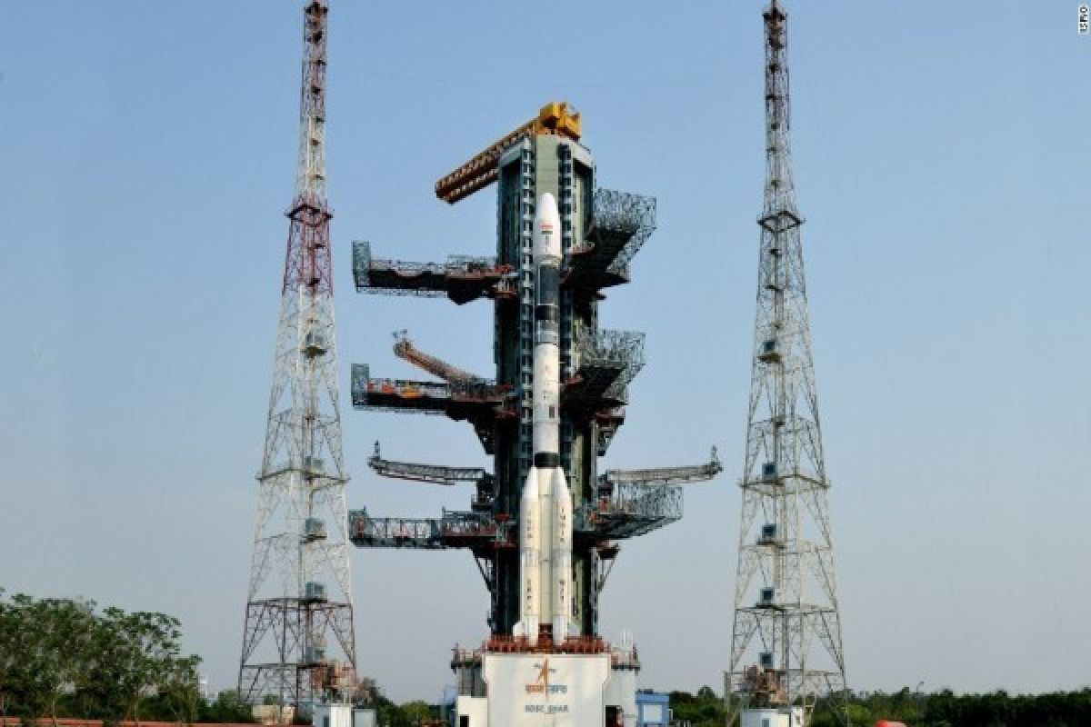 India Luncurkan Satelit Komunikasi Asia Selatan