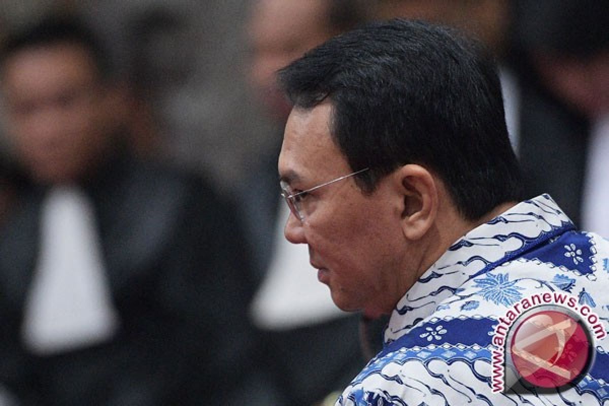 Pendukung Ahok jemput kebebasannya di depan Mako Brimob