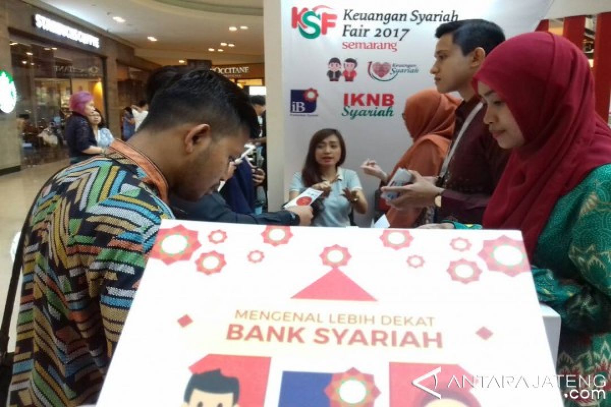 OJK Optimistis Industri Keuangan Syariah Terus Berkembang