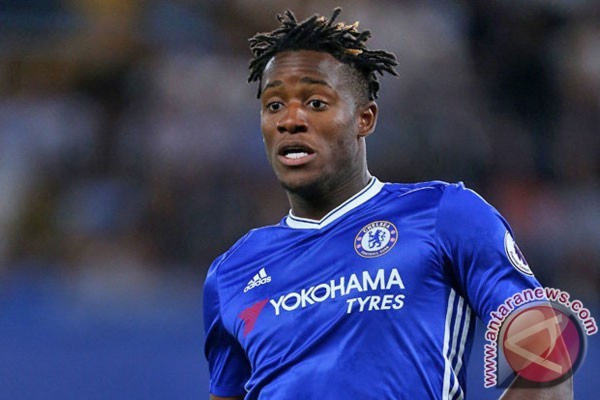 Gol Batshuayi Antarkan Chelsea Raih Gelar Juara Liga Inggris