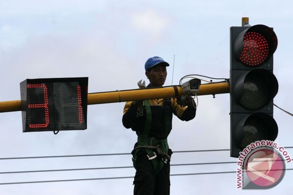 Inggris Perkenalkan Lampu Lalu Lintas Pintar untuk Kurangi Kemacetan