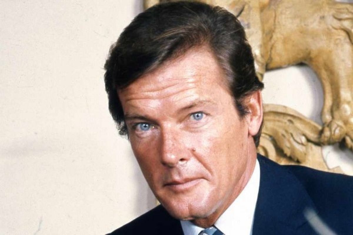 Aktor Roger Moore Pemeran "James Bond" Tutup Usia