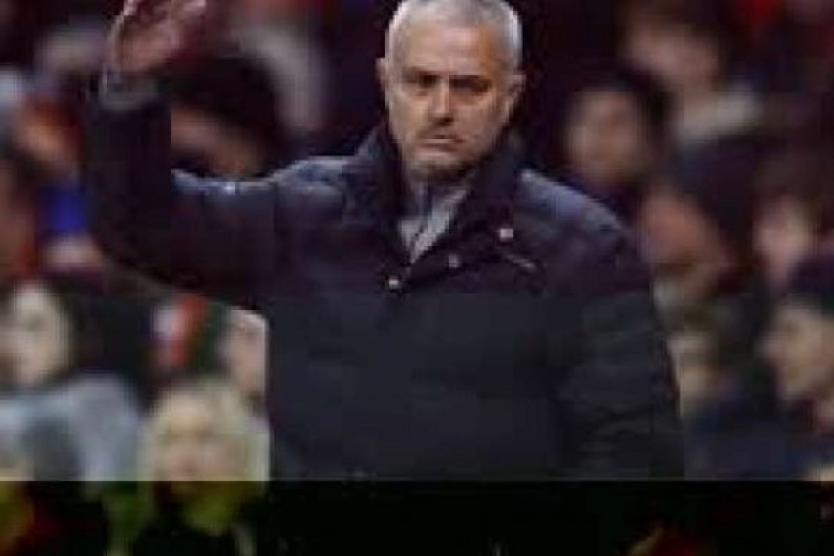 Mourinho Berkeringat Dingin Perihal Cedera Fellaini