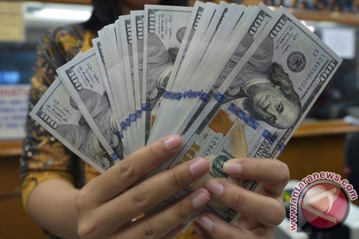 Dolar AS "Rebound" Jelang Kesaksian Comey