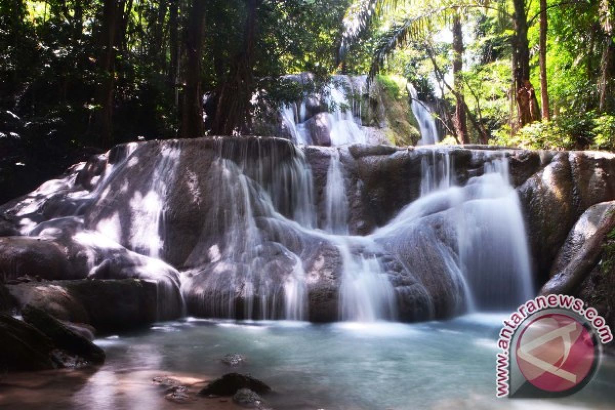 Fasum air terjun Oenesu segera ditata