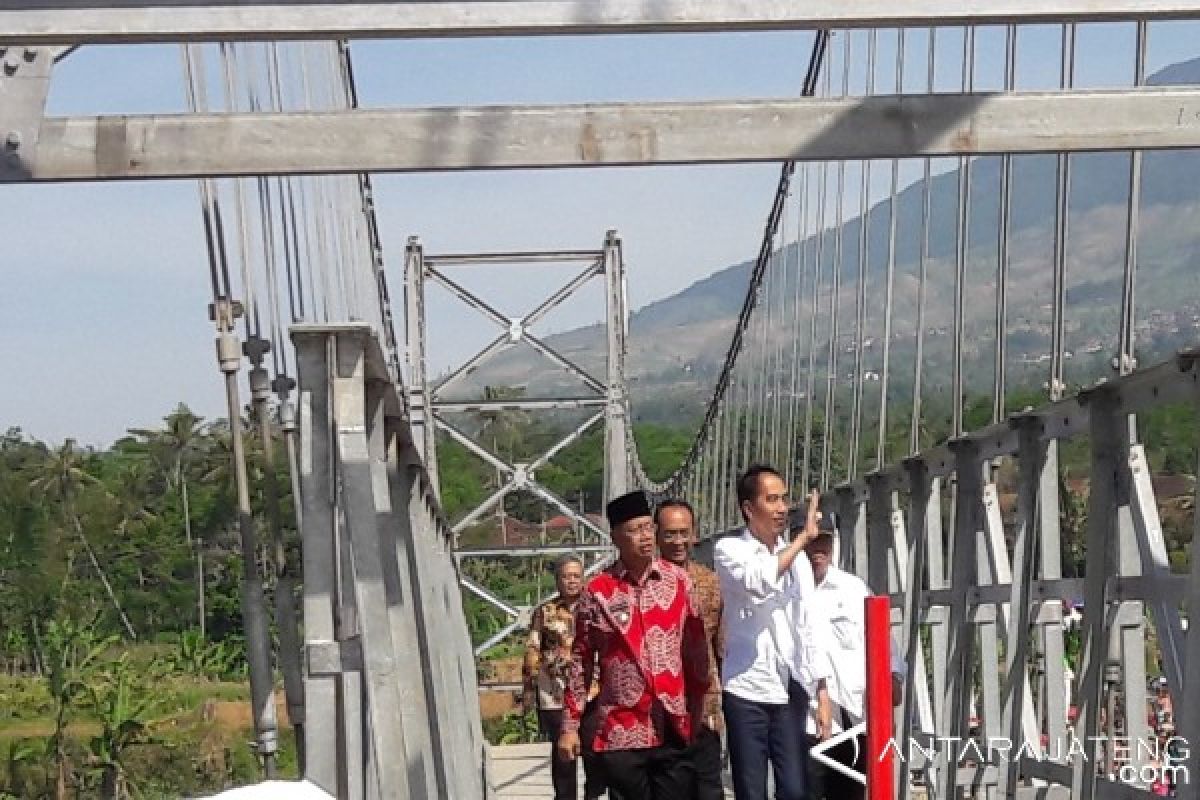 President Commissions Temanggung Suspension Bridge